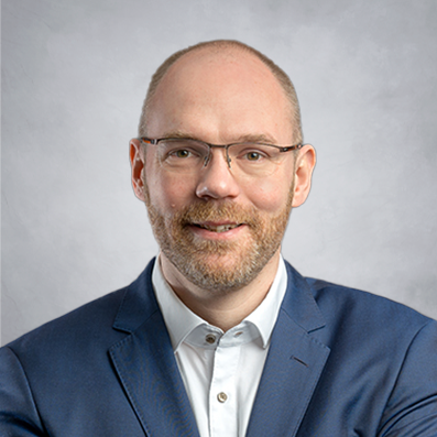 Roman Loosen headshot smiling